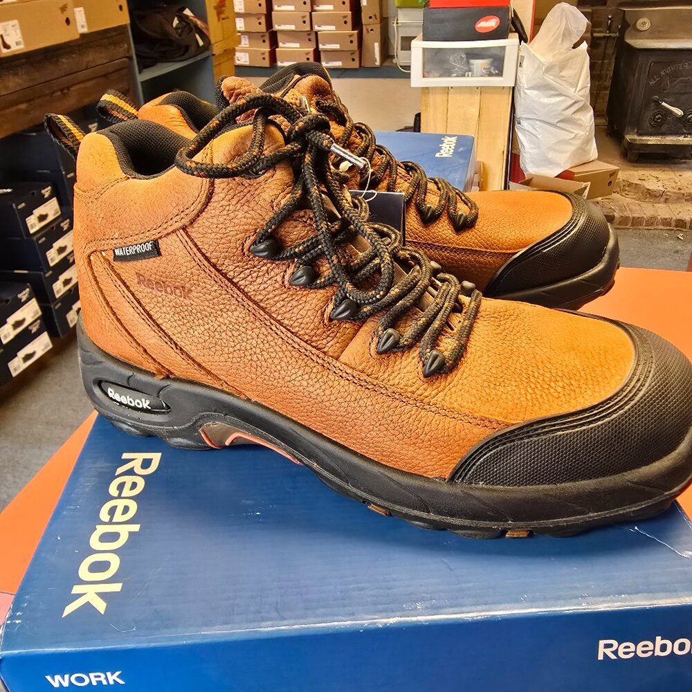 NEW Reebok Mens Brown Leather Waterproof Sport Hiker Tiahawk Composite Toe 11M